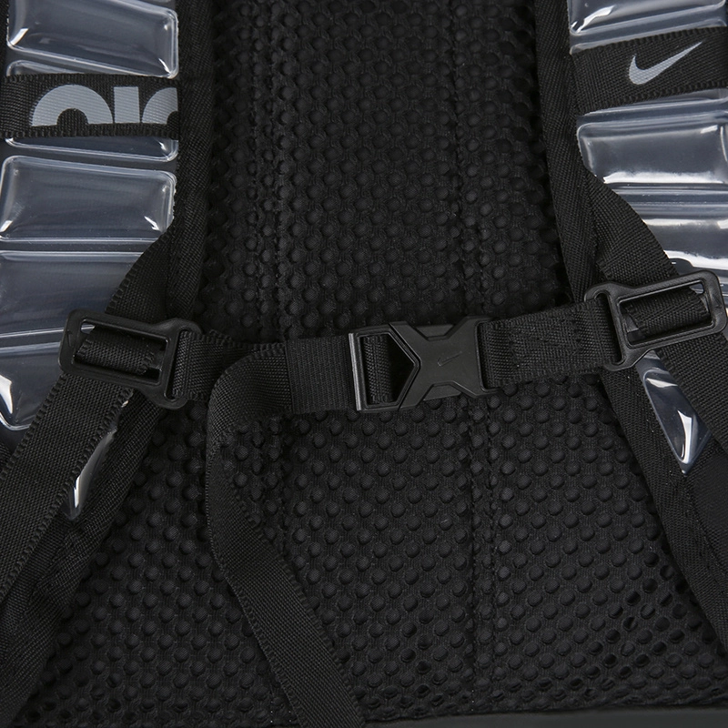 Lớp đệm lưng thoáng khí của balo Nike Utility Speed
