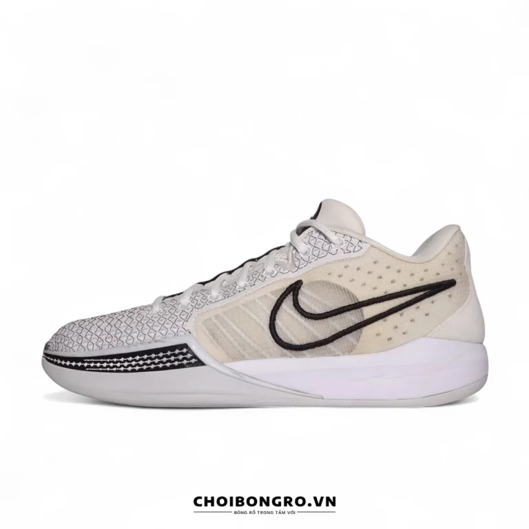 Nike
  Sabrina 1 “White Black Silver” FQ3389-103 | Độ mới cao - Chính Hãng